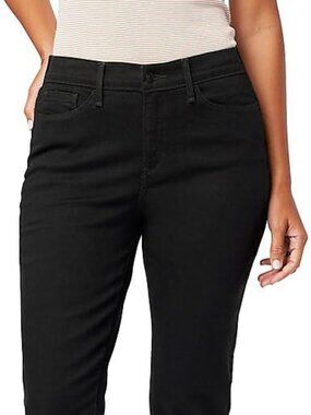 NWT Levi Strauss Signature Gold Women's Classic Taper Black Jeans (14/W32)